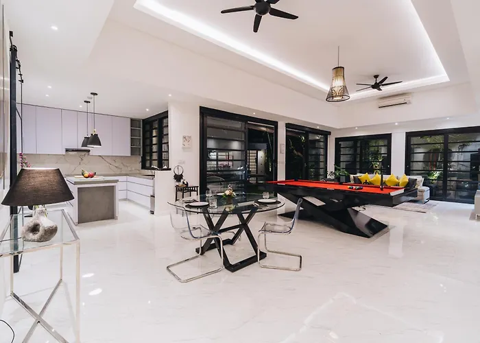 Luxury 3br With Pool, Billiards, & Sound In Umalas Villa Canggu