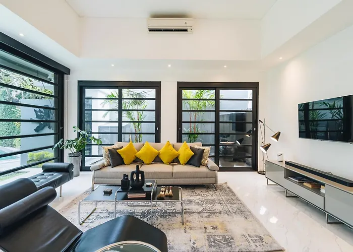 Villa Luxury 3br With Pool, Billiards, & Sound In Umalas Canggu